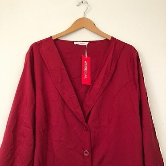 NEW NWT ROSEGAL Plus Size Solid Red V-Neck Long Sleeve Button Down Blouse Top 2X - Picture 2 of 12